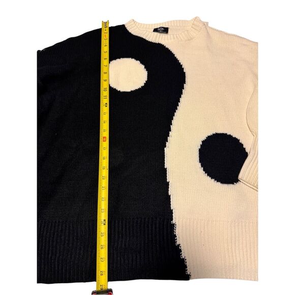 Dressed in Lala size small (oversized) yin yang gang knit sweater - EUC - Picture 5 of 11
